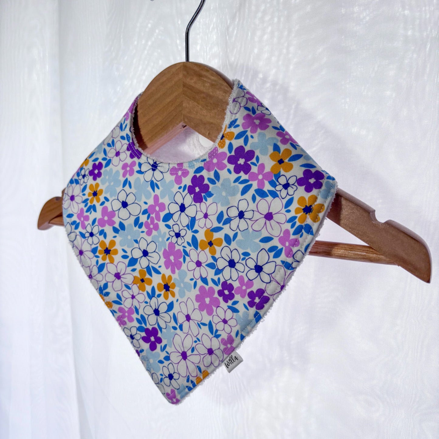Pretty Posey Bib