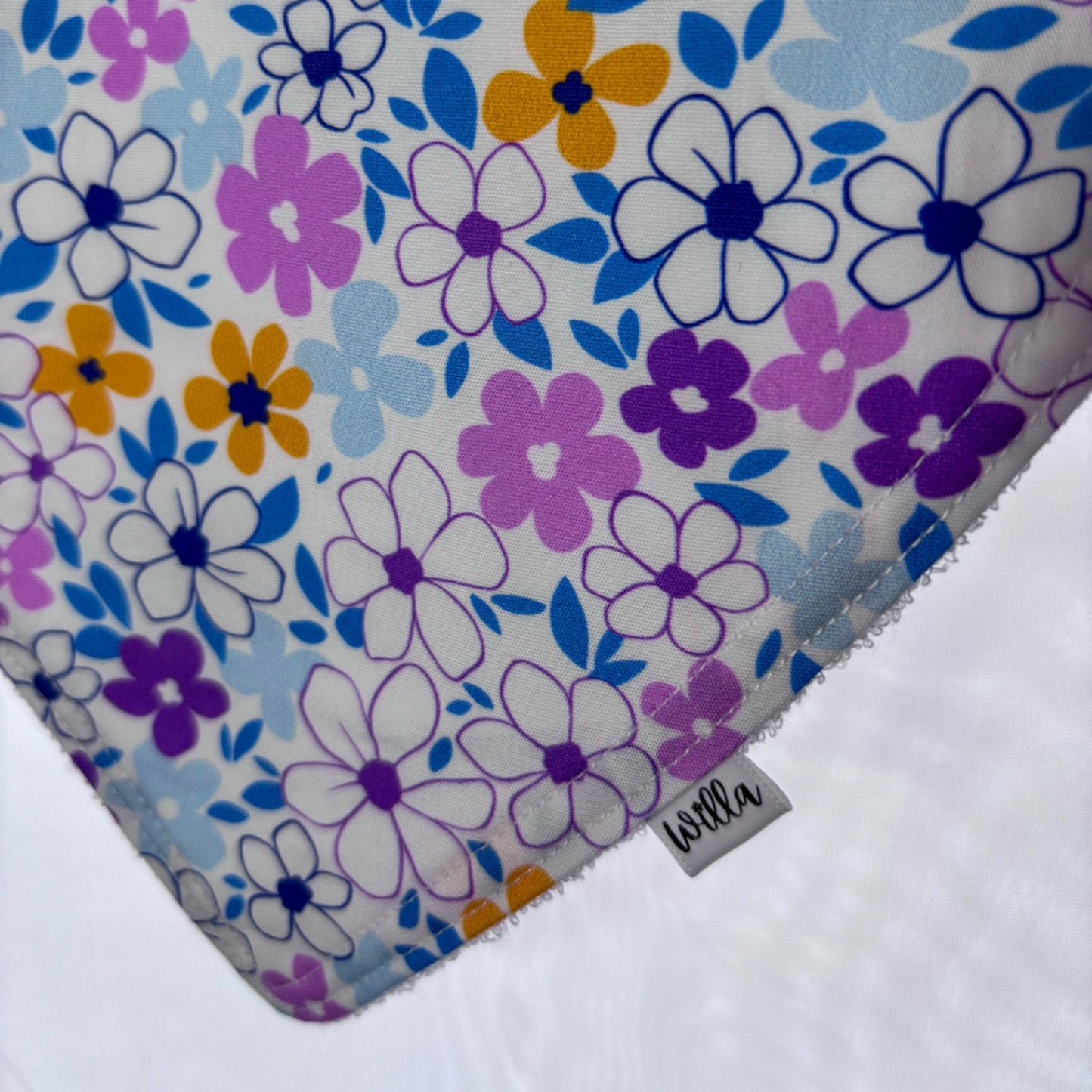 Pretty Posey Bib